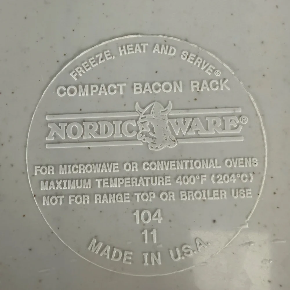 Nordic‎ Ware Microwave Bacon Rack with Lid White 2pc